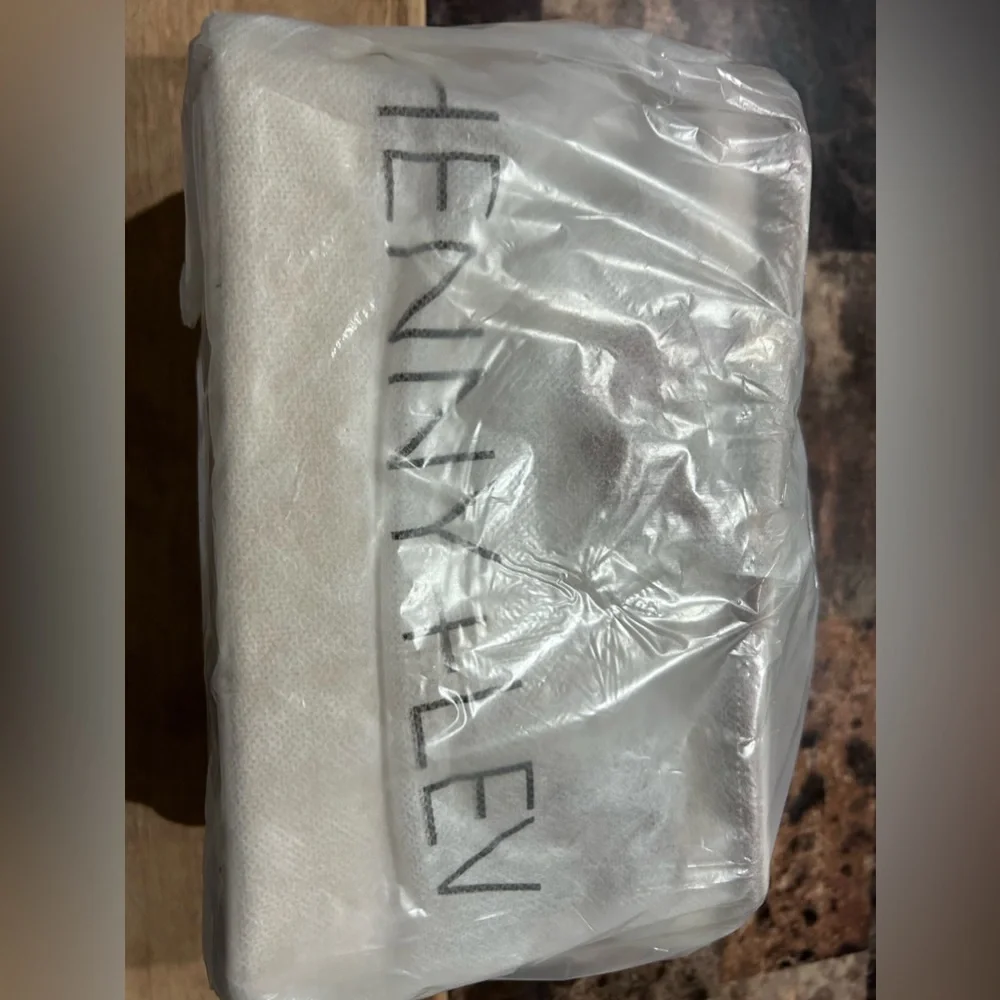 NWT Henny and lev cosmetic trunk dust bag
